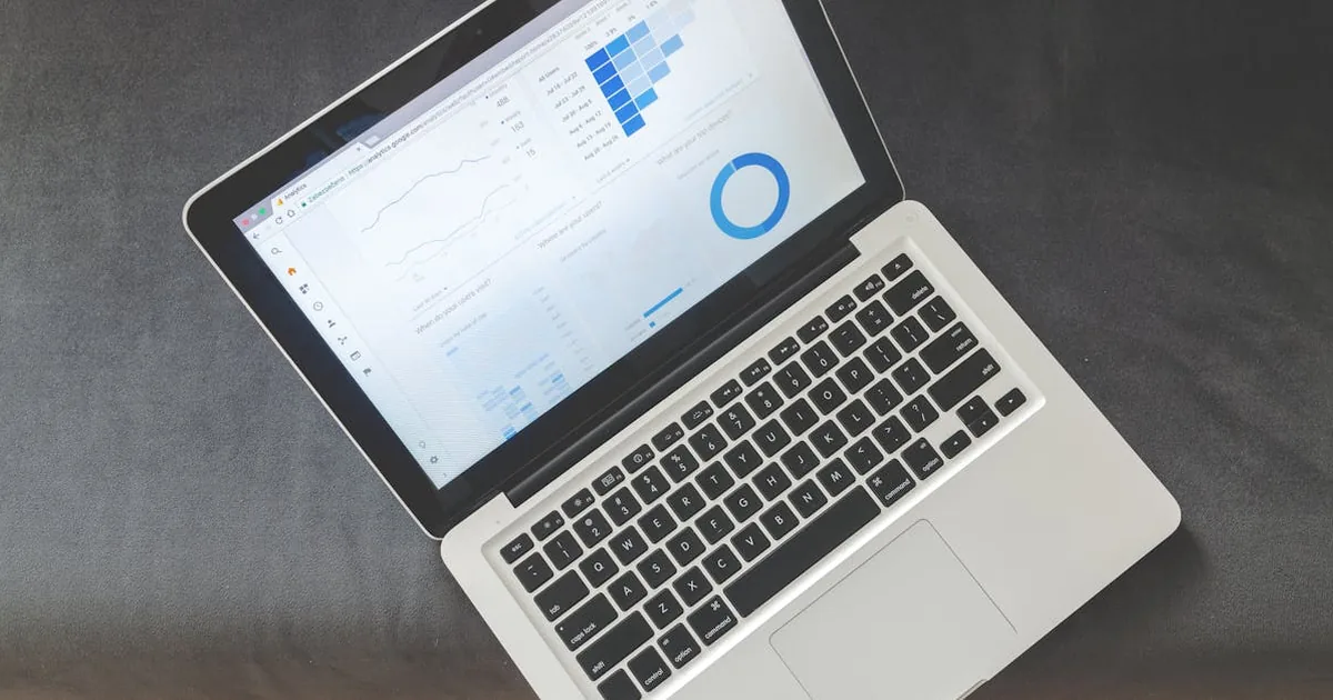 Google Cursos vs Domestika para aprender Google Sheets